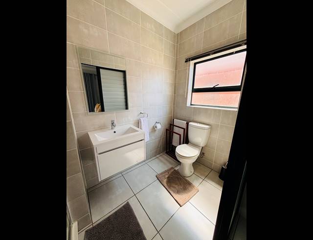 2 BEDROOM APARTMENT FOR SALE IN SILVER LAKES